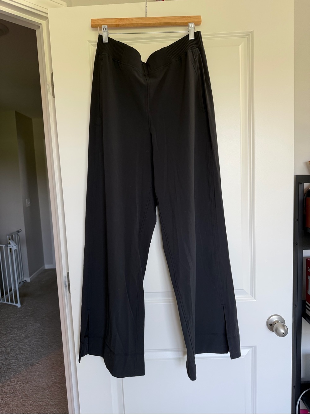Lululemon Stretch Woven Wide-Leg High-Rise Pant
Black - Picture 7 of 9